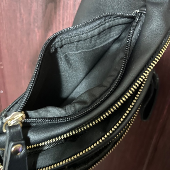 Large Black Cross body bag with black and red strap - Picture 4 of 4